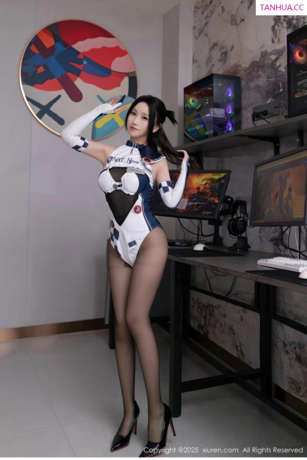   [XiuRen]高清写真图 2025.09.03 No.10723 杏子Yada 性感cos第4张图片